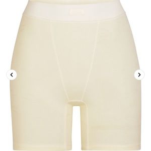 SKIMS SOFT LOUNGE BOXER BIKER SHORT